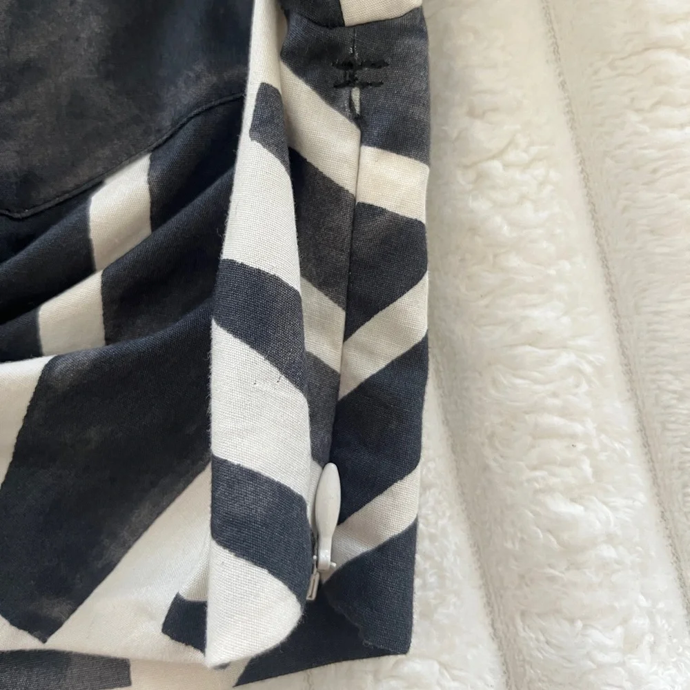 Zara Women’s Black and White Geometric Print Short Sleeve Crop Top Blouse Size S - Picture 7 of 10